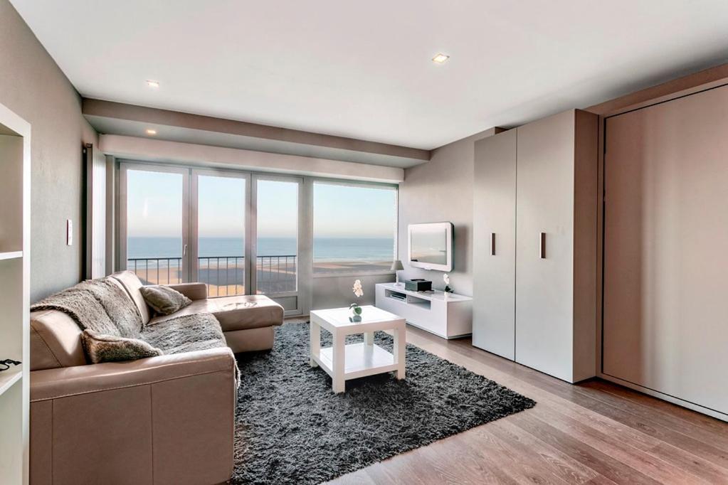 Montezuma Luxe Studio Met Frontaal Zeezicht Zonder Aparte Slaapkamer Apartment ออสเทนด์ ภายนอก รูปภาพ
